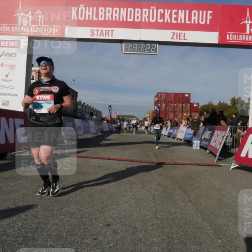 03.10.2025 - Köhlbrandbrückenlauf Matties Gatica Varas http://msf.ph/oto/9167853 03.10.2025 10:11:24 Ziel 1341, 1844, 2939, 3120, 3121, 3167, 3238, 3445, 3542 meine-sportfotos.de