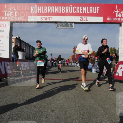 03.10.2025 - Köhlbrandbrückenlauf Matties Gatica Varas http://msf.ph/oto/9167869 03.10.2025 10:11:33 Ziel 1871, 2215, 2256, 2881, 2941, 3119, 3120, 3121, 3202, 3445, 3528 meine-sportfotos.de