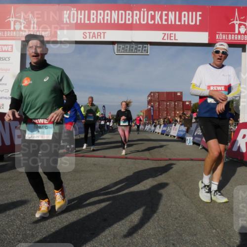 03.10.2025 - Köhlbrandbrückenlauf Matties Gatica Varas http://msf.ph/oto/9167871 03.10.2025 10:11:34 Ziel 1679, 1871, 2215, 2256, 2881, 2941, 3119, 3120, 3121, 3202, 3445, 3528 meine-sportfotos.de