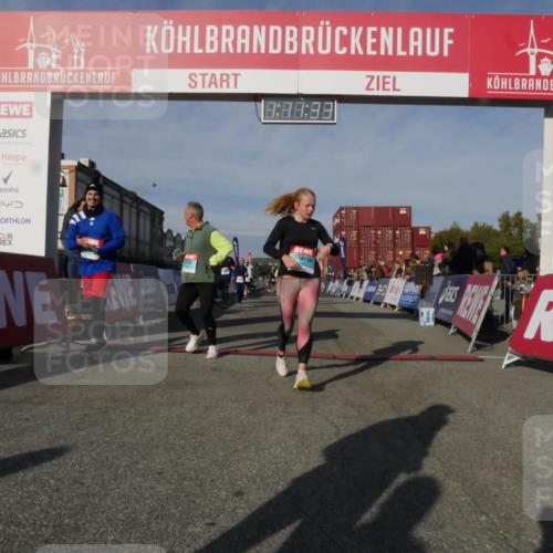 03.10.2025 - Köhlbrandbrückenlauf Matties Gatica Varas http://msf.ph/oto/9167873 03.10.2025 10:11:35 Ziel 1679, 1871, 2215, 2256, 2881, 2941, 3119, 3202, 3524, 3528 meine-sportfotos.de