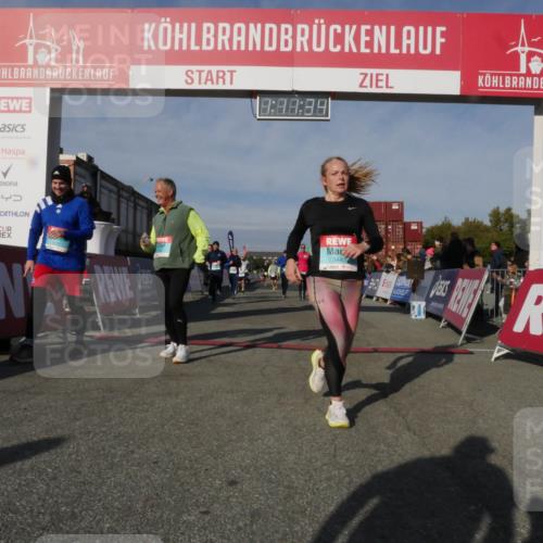 03.10.2025 - Köhlbrandbrückenlauf Matties Gatica Varas http://msf.ph/oto/9167874 03.10.2025 10:11:35 Ziel 1679, 1871, 2215, 2256, 2881, 2941, 3119, 3202, 3524, 3528 meine-sportfotos.de