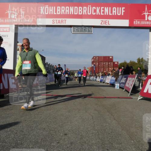 03.10.2025 - Köhlbrandbrückenlauf Matties Gatica Varas http://msf.ph/oto/9167876 03.10.2025 10:11:36 Ziel 1679, 1871, 1921, 2215, 2256, 2881, 2941, 3119, 3202, 3524, 3528 meine-sportfotos.de