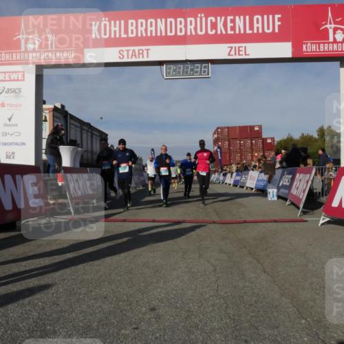 03.10.2025 - Köhlbrandbrückenlauf Matties Gatica Varas http://msf.ph/oto/9167879 03.10.2025 10:11:38 Ziel 1435, 1679, 1768, 1871, 1921, 2215, 2256, 2881, 2941, 3119, 3202, 3524, 3528 meine-sportfotos.de
