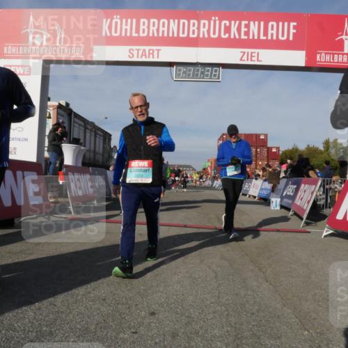 03.10.2025 - Köhlbrandbrückenlauf Matties Gatica Varas http://msf.ph/oto/9167884 03.10.2025 10:11:40 Ziel 1435, 1679, 1768, 1921, 2256, 2881, 3406, 3524, 3528 meine-sportfotos.de