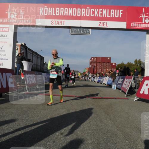 03.10.2025 - Köhlbrandbrückenlauf Matties Gatica Varas http://msf.ph/oto/9167891 03.10.2025 10:11:43 Ziel 1108, 1206, 1418, 1435, 1522, 1679, 1768, 1921, 2061, 2256, 2387, 2786, 3208, 3406, 3524 meine-sportfotos.de