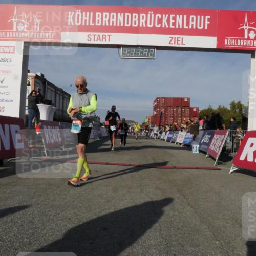 03.10.2025 - Köhlbrandbrückenlauf Matties Gatica Varas http://msf.ph/oto/9167892 03.10.2025 10:11:44 Ziel 1108, 1206, 1418, 1435, 1522, 1679, 1768, 1921, 2061, 2256, 2387, 2786, 3208, 3406, 3524 meine-sportfotos.de