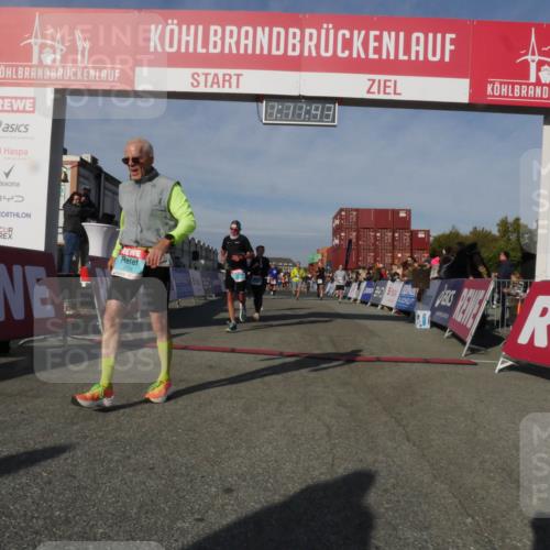 03.10.2025 - Köhlbrandbrückenlauf Matties Gatica Varas http://msf.ph/oto/9167893 03.10.2025 10:11:44 Ziel 1108, 1206, 1418, 1435, 1522, 1679, 1768, 1921, 2061, 2256, 2387, 2786, 3208, 3406, 3524 meine-sportfotos.de