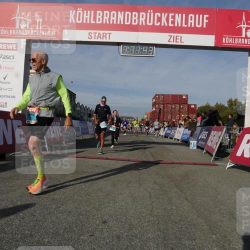 03.10.2025 - Köhlbrandbrückenlauf Matties Gatica Varas http://msf.ph/oto/9167894 03.10.2025 10:11:45 Ziel 1108, 1206, 1418, 1435, 1522, 1679, 1768, 1921, 2061, 2256, 2387, 2786, 3208, 3406, 3524 meine-sportfotos.de