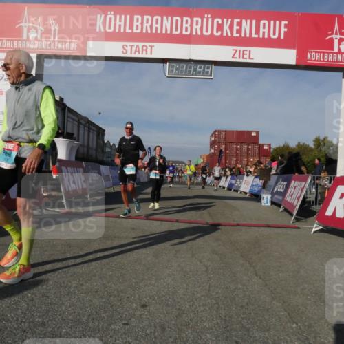 03.10.2025 - Köhlbrandbrückenlauf Matties Gatica Varas http://msf.ph/oto/9167895 03.10.2025 10:11:45 Ziel 1108, 1206, 1418, 1435, 1522, 1679, 1768, 1921, 2061, 2256, 2387, 2786, 3208, 3406, 3524 meine-sportfotos.de