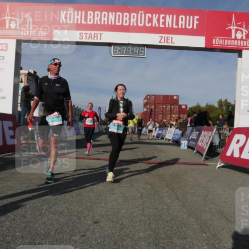 03.10.2025 - Köhlbrandbrückenlauf Matties Gatica Varas http://msf.ph/oto/9167898 03.10.2025 10:11:47 Ziel 1108, 1206, 1233, 1418, 1435, 1522, 1675, 1768, 1921, 2061, 2387, 2786, 3208, 3394, 3406, 3524 meine-sportfotos.de