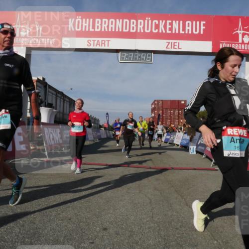 03.10.2025 - Köhlbrandbrückenlauf Matties Gatica Varas http://msf.ph/oto/9167900 03.10.2025 10:11:48 Ziel 1108, 1206, 1233, 1418, 1435, 1522, 1675, 1768, 1921, 2061, 2387, 2786, 3208, 3394, 3406 meine-sportfotos.de