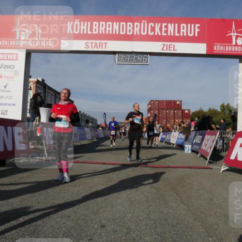 03.10.2025 - Köhlbrandbrückenlauf Matties Gatica Varas http://msf.ph/oto/9167901 03.10.2025 10:11:48 Ziel 1108, 1206, 1233, 1418, 1435, 1522, 1675, 1768, 1921, 2061, 2387, 2786, 3208, 3394, 3406 meine-sportfotos.de