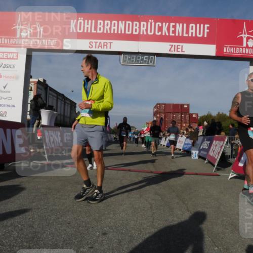 03.10.2025 - Köhlbrandbrückenlauf Matties Gatica Varas http://msf.ph/oto/9167907 03.10.2025 10:11:52 Ziel 1108, 1206, 1233, 1350, 1418, 1522, 1675, 2061, 2387, 2786, 3208, 3394 meine-sportfotos.de
