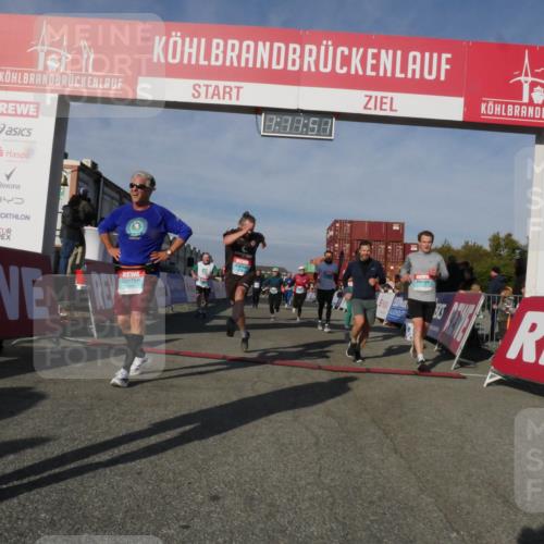03.10.2025 - Köhlbrandbrückenlauf Matties Gatica Varas http://msf.ph/oto/9167910 03.10.2025 10:11:53 Ziel 1108, 1206, 1233, 1350, 1418, 1501, 1522, 1675, 2061, 2387, 2730, 2786, 3208, 3394 meine-sportfotos.de