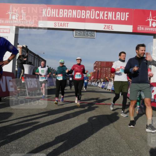 03.10.2025 - Köhlbrandbrückenlauf Matties Gatica Varas http://msf.ph/oto/9167915 03.10.2025 10:11:55 Ziel 1233, 1350, 1418, 1501, 1512, 1522, 1675, 2061, 2730, 3208, 3394, 3711 meine-sportfotos.de