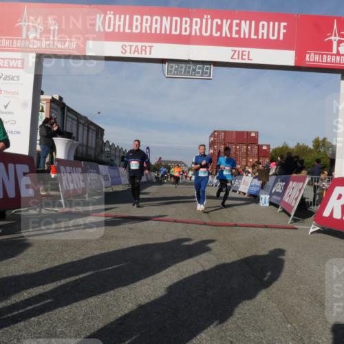 03.10.2025 - Köhlbrandbrückenlauf Matties Gatica Varas http://msf.ph/oto/9167919 03.10.2025 10:11:57 Ziel 1233, 1350, 1465, 1501, 1512, 1675, 2077, 2730, 3394, 3711 meine-sportfotos.de