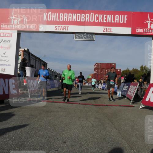 03.10.2025 - Köhlbrandbrückenlauf Matties Gatica Varas http://msf.ph/oto/9167935 03.10.2025 10:12:05 Ziel 1417, 1458, 1465, 1501, 1512, 1534, 1915, 1952, 2077, 2730, 2921, 3711, 3838 meine-sportfotos.de