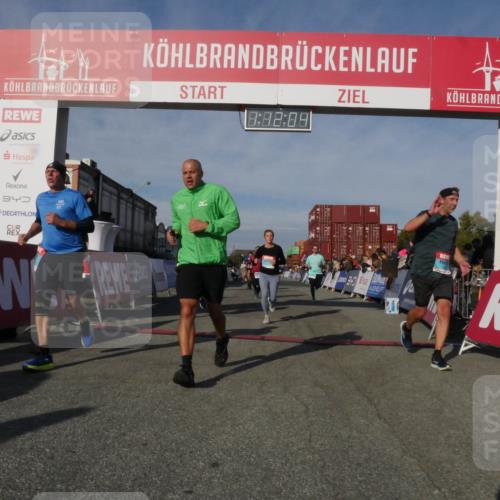 03.10.2025 - Köhlbrandbrückenlauf Matties Gatica Varas http://msf.ph/oto/9167937 03.10.2025 10:12:06 Ziel 1417, 1458, 1465, 1512, 1534, 1915, 1952, 2077, 2921, 3711, 3838 meine-sportfotos.de