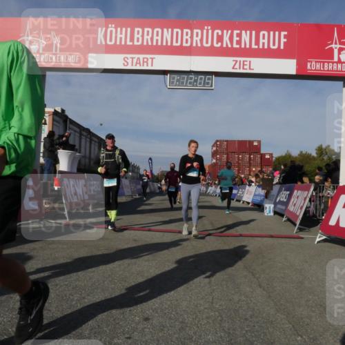 03.10.2025 - Köhlbrandbrückenlauf Matties Gatica Varas http://msf.ph/oto/9167939 03.10.2025 10:12:07 Ziel 1417, 1458, 1465, 1512, 1534, 1915, 1952, 2077, 2921, 3711, 3838 meine-sportfotos.de