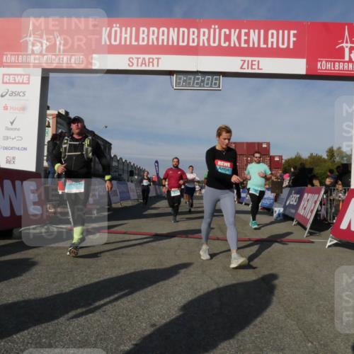 03.10.2025 - Köhlbrandbrückenlauf Matties Gatica Varas http://msf.ph/oto/9167941 03.10.2025 10:12:08 Ziel 1038, 1417, 1458, 1465, 1534, 1640, 1829, 1915, 1952, 2077, 2921, 3838 meine-sportfotos.de