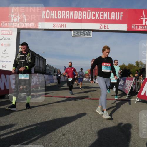 03.10.2025 - Köhlbrandbrückenlauf Matties Gatica Varas http://msf.ph/oto/9167942 03.10.2025 10:12:09 Ziel 1038, 1417, 1458, 1465, 1534, 1640, 1829, 1915, 1952, 2077, 2921, 3838 meine-sportfotos.de