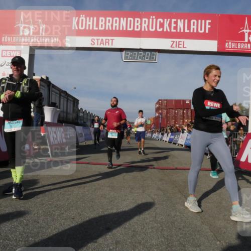 03.10.2025 - Köhlbrandbrückenlauf Matties Gatica Varas http://msf.ph/oto/9167943 03.10.2025 10:12:09 Ziel 1038, 1417, 1458, 1465, 1534, 1640, 1829, 1915, 1952, 2077, 2921, 3838 meine-sportfotos.de