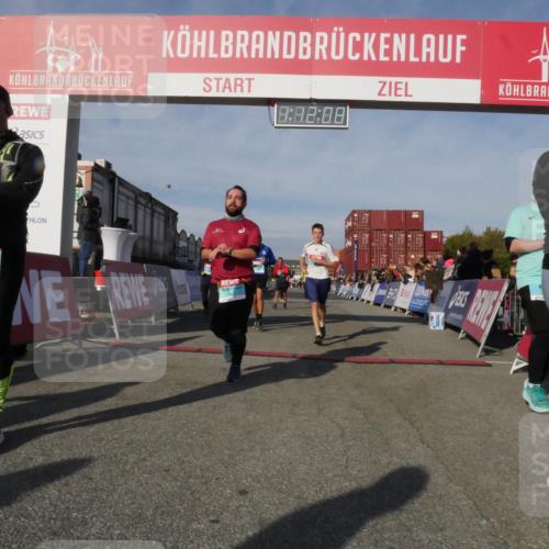 03.10.2025 - Köhlbrandbrückenlauf Matties Gatica Varas http://msf.ph/oto/9167944 03.10.2025 10:12:10 Ziel 1038, 1417, 1458, 1534, 1640, 1829, 1915, 1952, 2921, 3457, 3768, 3838 meine-sportfotos.de