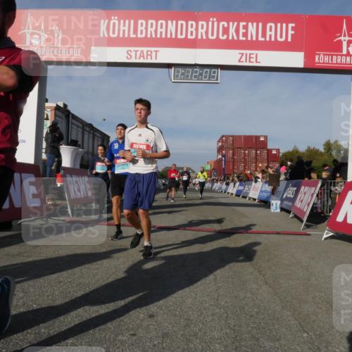 03.10.2025 - Köhlbrandbrückenlauf Matties Gatica Varas http://msf.ph/oto/9167947 03.10.2025 10:12:11 Ziel 1038, 1417, 1458, 1534, 1640, 1829, 1915, 3457, 3768, 3838 meine-sportfotos.de