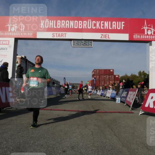 03.10.2025 - Köhlbrandbrückenlauf Matties Gatica Varas http://msf.ph/oto/9167959 03.10.2025 10:12:17 Ziel 1038, 1520, 1640, 1771, 1829, 2790, 2841, 2883, 3435, 3457, 3768 meine-sportfotos.de