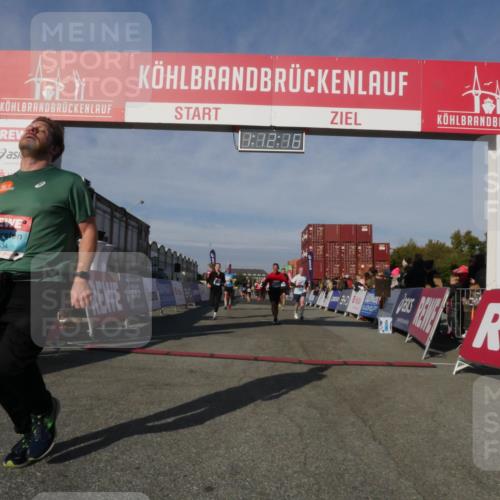 03.10.2025 - Köhlbrandbrückenlauf Matties Gatica Varas http://msf.ph/oto/9167960 03.10.2025 10:12:18 Ziel 1038, 1520, 1640, 1771, 1829, 2790, 2841, 2883, 3435, 3457, 3767, 3768 meine-sportfotos.de