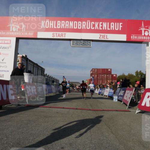03.10.2025 - Köhlbrandbrückenlauf Matties Gatica Varas http://msf.ph/oto/9167961 03.10.2025 10:12:18 Ziel 1038, 1520, 1640, 1771, 1829, 2790, 2841, 2883, 3435, 3457, 3767, 3768 meine-sportfotos.de