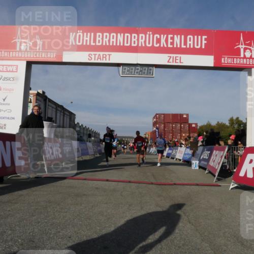 03.10.2025 - Köhlbrandbrückenlauf Matties Gatica Varas http://msf.ph/oto/9167962 03.10.2025 10:12:19 Ziel 1038, 1520, 1640, 1771, 1829, 2790, 2841, 2883, 3435, 3457, 3767, 3768 meine-sportfotos.de