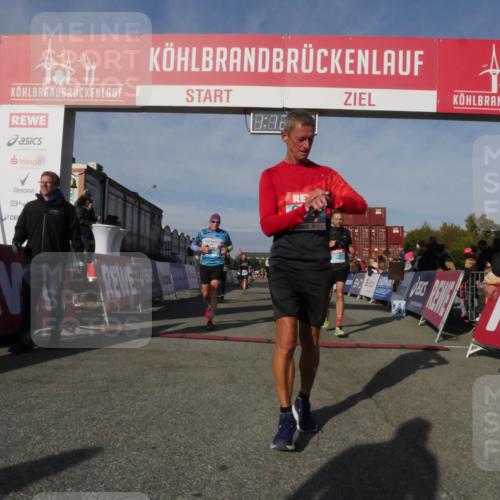 03.10.2025 - Köhlbrandbrückenlauf Matties Gatica Varas http://msf.ph/oto/9167969 03.10.2025 10:12:22 Ziel 1347, 1520, 1681, 1771, 2790, 2841, 2883, 3435, 3457, 3767, 3768 meine-sportfotos.de