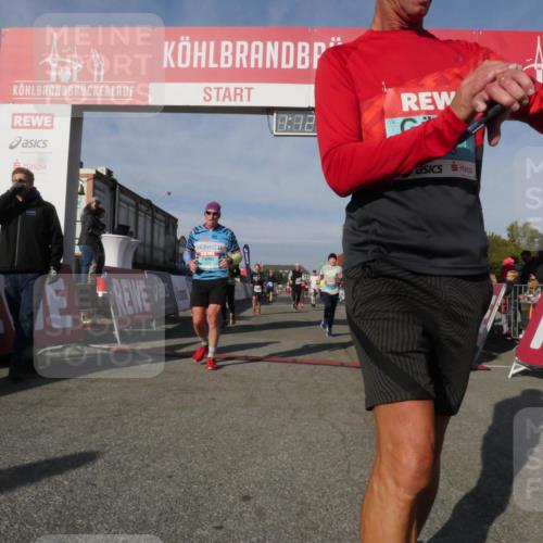 03.10.2025 - Köhlbrandbrückenlauf Matties Gatica Varas http://msf.ph/oto/9167971 03.10.2025 10:12:23 Ziel 1347, 1444, 1520, 1681, 1771, 2790, 2841, 2883, 3065, 3435, 3767 meine-sportfotos.de
