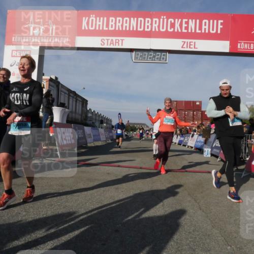 03.10.2025 - Köhlbrandbrückenlauf Matties Gatica Varas http://msf.ph/oto/9167981 03.10.2025 10:12:28 Ziel 1347, 1438, 1439, 1444, 1654, 1681, 2883, 3065, 3707, 3709, 3767 meine-sportfotos.de