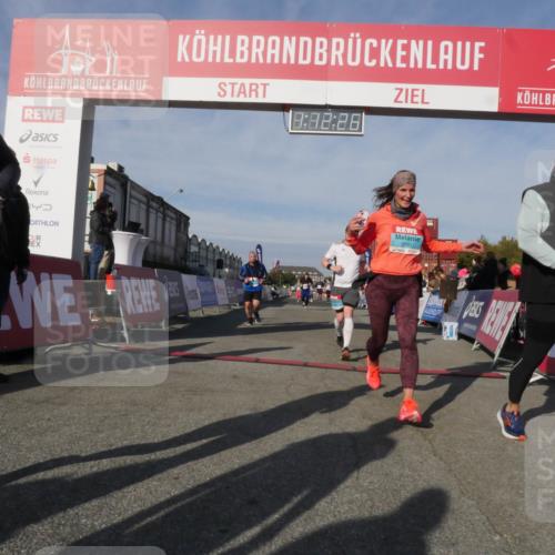 03.10.2025 - Köhlbrandbrückenlauf Matties Gatica Varas http://msf.ph/oto/9167982 03.10.2025 10:12:28 Ziel 1347, 1438, 1439, 1444, 1654, 1681, 2883, 3065, 3707, 3709, 3767 meine-sportfotos.de