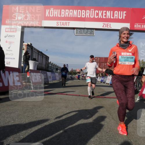 03.10.2025 - Köhlbrandbrückenlauf Matties Gatica Varas http://msf.ph/oto/9167983 03.10.2025 10:12:29 Ziel 1347, 1438, 1439, 1444, 1654, 1681, 3065, 3707, 3709, 3767 meine-sportfotos.de