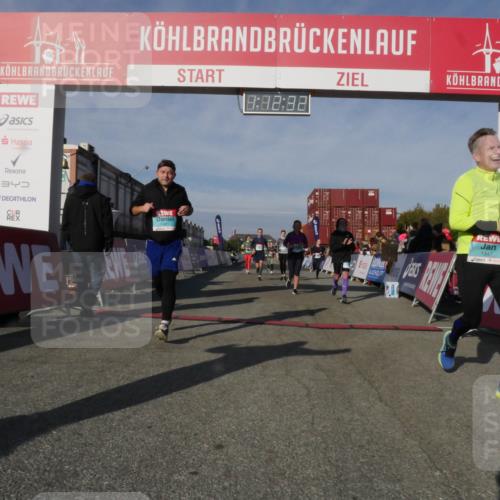 03.10.2025 - Köhlbrandbrückenlauf Matties Gatica Varas http://msf.ph/oto/9167993 03.10.2025 10:12:34 Ziel 1362, 1438, 1439, 1444, 1654, 1662, 1806, 2950, 3065, 3210, 3707, 3709 meine-sportfotos.de