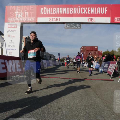03.10.2025 - Köhlbrandbrückenlauf Matties Gatica Varas http://msf.ph/oto/9167994 03.10.2025 10:12:34 Ziel 1362, 1438, 1439, 1444, 1654, 1662, 1806, 2950, 3065, 3210, 3707, 3709 meine-sportfotos.de