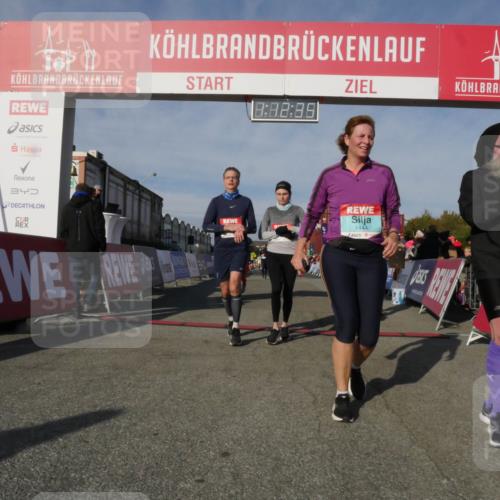 03.10.2025 - Köhlbrandbrückenlauf Matties Gatica Varas http://msf.ph/oto/9168000 03.10.2025 10:12:37 Ziel 1362, 1487, 1654, 1662, 1806, 2950, 3210, 3315, 3707, 3709, 3781 meine-sportfotos.de