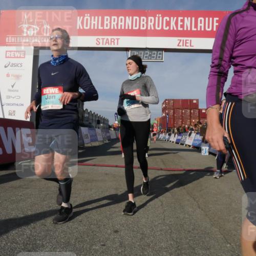 03.10.2025 - Köhlbrandbrückenlauf Matties Gatica Varas http://msf.ph/oto/9168002 03.10.2025 10:12:38 Ziel 1362, 1487, 1662, 1806, 2950, 3210, 3315, 3707, 3709, 3781 meine-sportfotos.de