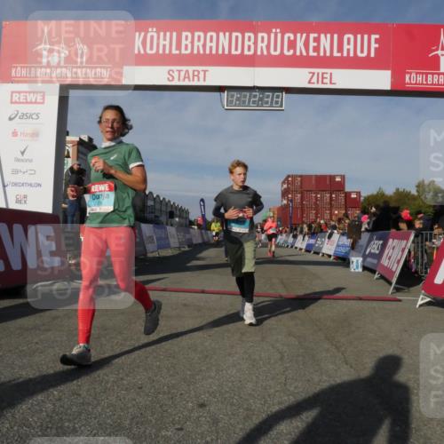 03.10.2025 - Köhlbrandbrückenlauf Matties Gatica Varas http://msf.ph/oto/9168006 03.10.2025 10:12:40 Ziel 1362, 1487, 1662, 1806, 1865, 2098, 2950, 3210, 3315, 3781 meine-sportfotos.de