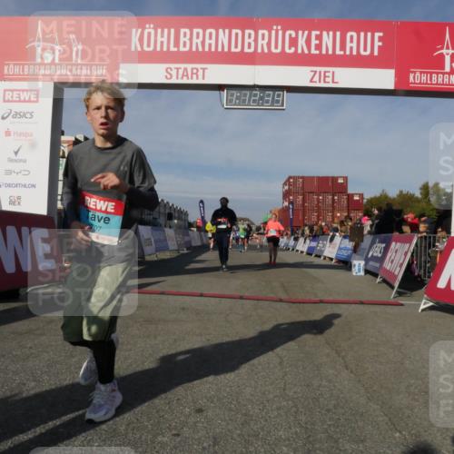 03.10.2025 - Köhlbrandbrückenlauf Matties Gatica Varas http://msf.ph/oto/9168008 03.10.2025 10:12:41 Ziel 1259, 1362, 1487, 1662, 1806, 1865, 2098, 2950, 3210, 3315, 3643, 3781 meine-sportfotos.de
