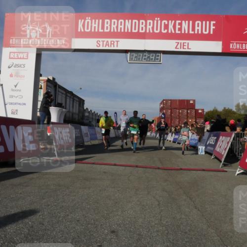 03.10.2025 - Köhlbrandbrückenlauf Matties Gatica Varas http://msf.ph/oto/9168016 03.10.2025 10:12:45 Ziel 1259, 1362, 1487, 1535, 1662, 1806, 1865, 1877, 1909, 1933, 2098, 3315, 3643, 3781 meine-sportfotos.de
