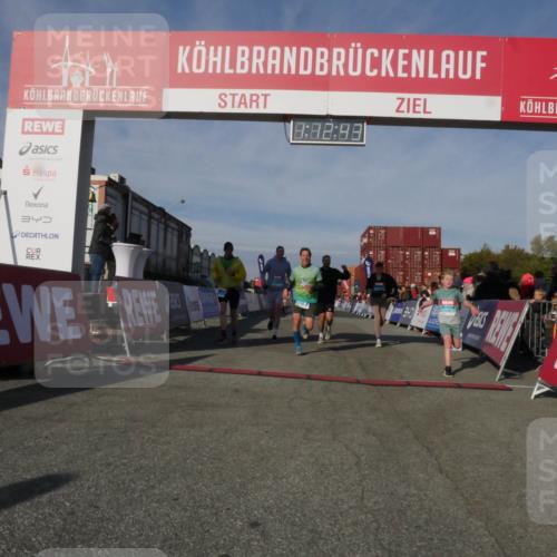 03.10.2025 - Köhlbrandbrückenlauf Matties Gatica Varas http://msf.ph/oto/9168017 03.10.2025 10:12:45 Ziel 1259, 1362, 1487, 1535, 1662, 1806, 1865, 1877, 1909, 1933, 2098, 3315, 3643, 3781 meine-sportfotos.de