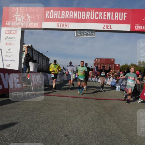 03.10.2025 - Köhlbrandbrückenlauf Matties Gatica Varas http://msf.ph/oto/9168018 03.10.2025 10:12:46 Ziel 1259, 1362, 1392, 1487, 1535, 1662, 1865, 1877, 1909, 1933, 2098, 3315, 3643, 3781 meine-sportfotos.de
