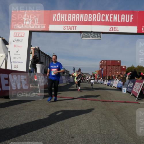 03.10.2025 - Köhlbrandbrückenlauf Matties Gatica Varas http://msf.ph/oto/9168029 03.10.2025 10:12:51 Ziel 1259, 1387, 1392, 1491, 1535, 1865, 1877, 1909, 1933, 2098, 3075, 3643, 3648 meine-sportfotos.de