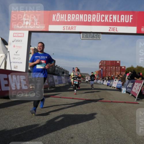03.10.2025 - Köhlbrandbrückenlauf Matties Gatica Varas http://msf.ph/oto/9168030 03.10.2025 10:12:51 Ziel 1259, 1387, 1392, 1491, 1535, 1865, 1877, 1909, 1933, 2098, 3075, 3643, 3648 meine-sportfotos.de