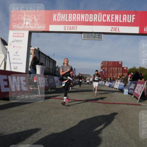 03.10.2025 - Köhlbrandbrückenlauf Matties Gatica Varas http://msf.ph/oto/9168032 03.10.2025 10:12:52 Ziel 1259, 1387, 1392, 1469, 1491, 1535, 1877, 1909, 1933, 2098, 3075, 3643, 3648 meine-sportfotos.de