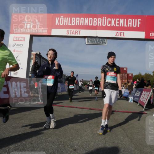 03.10.2025 - Köhlbrandbrückenlauf Matties Gatica Varas http://msf.ph/oto/9168037 03.10.2025 10:12:55 Ziel 1387, 1392, 1469, 1491, 1535, 1877, 1933, 2799, 3075, 3381, 3648, 3680 meine-sportfotos.de
